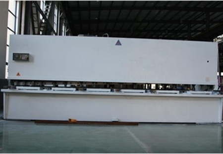 數(shù)控液壓剪板機(jī)